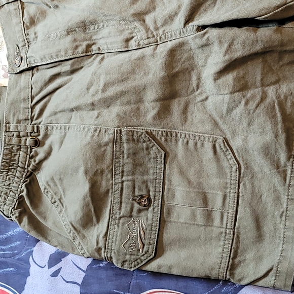 WindRiver outfitting Shorts with a ton of Pockets - Picture 2 of 6